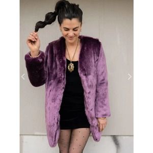 LAVENDER WOLF V-NECK LUXE Premium FAUX FUR COAT | WOMEN'S (small)